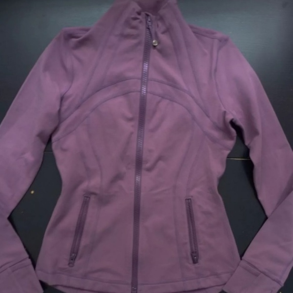 Lululemon - Picture 2 of 2